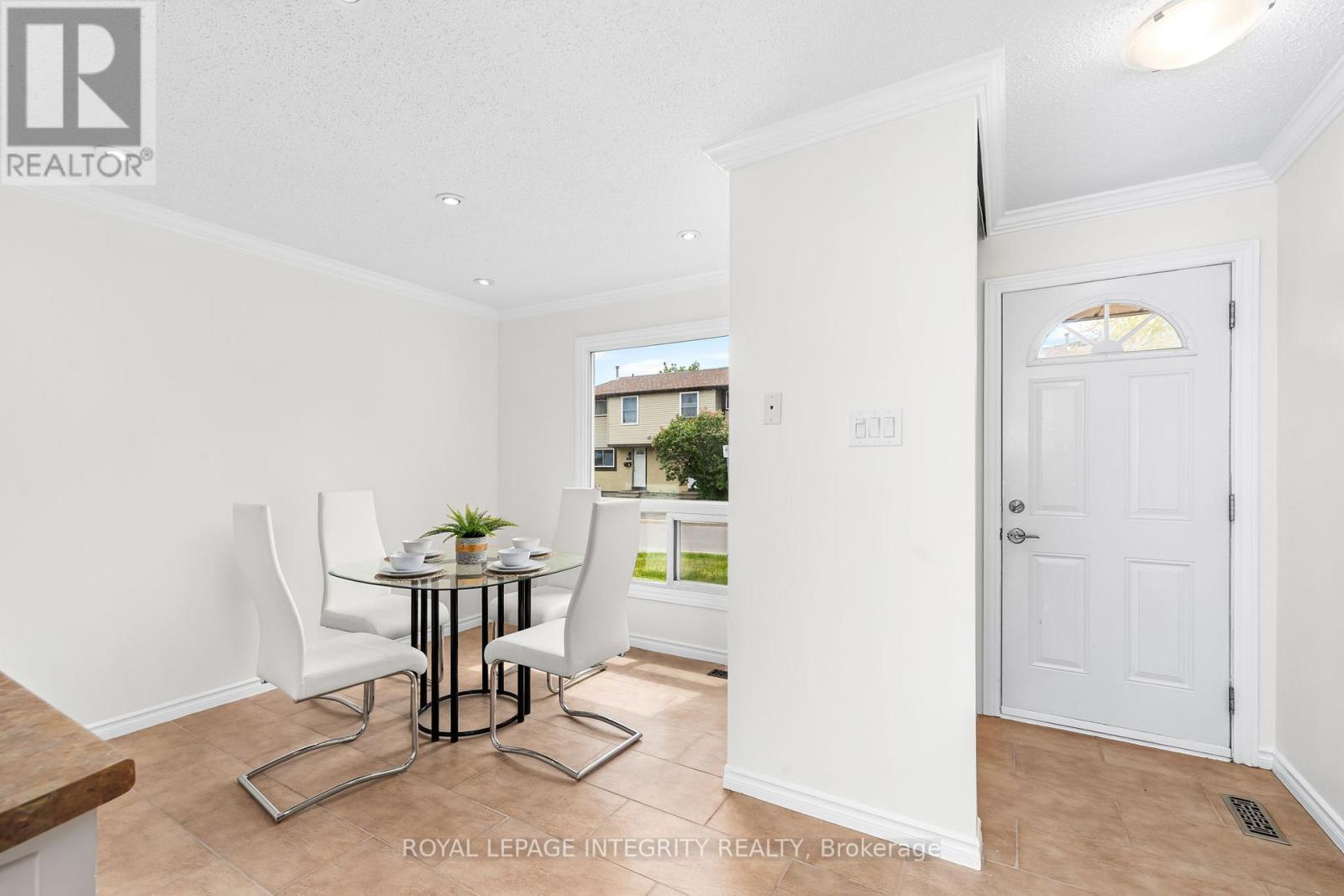 82 - 2570 SOUTHVALE CRESCENT