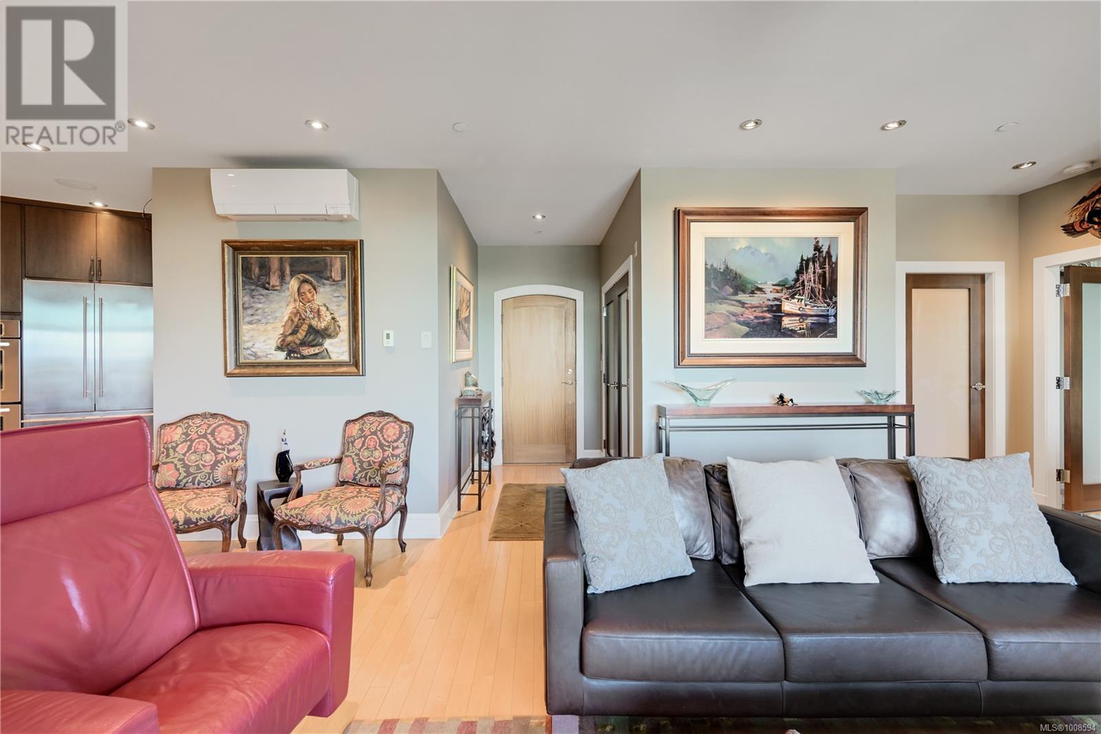 802 847 Dunsmuir Rd