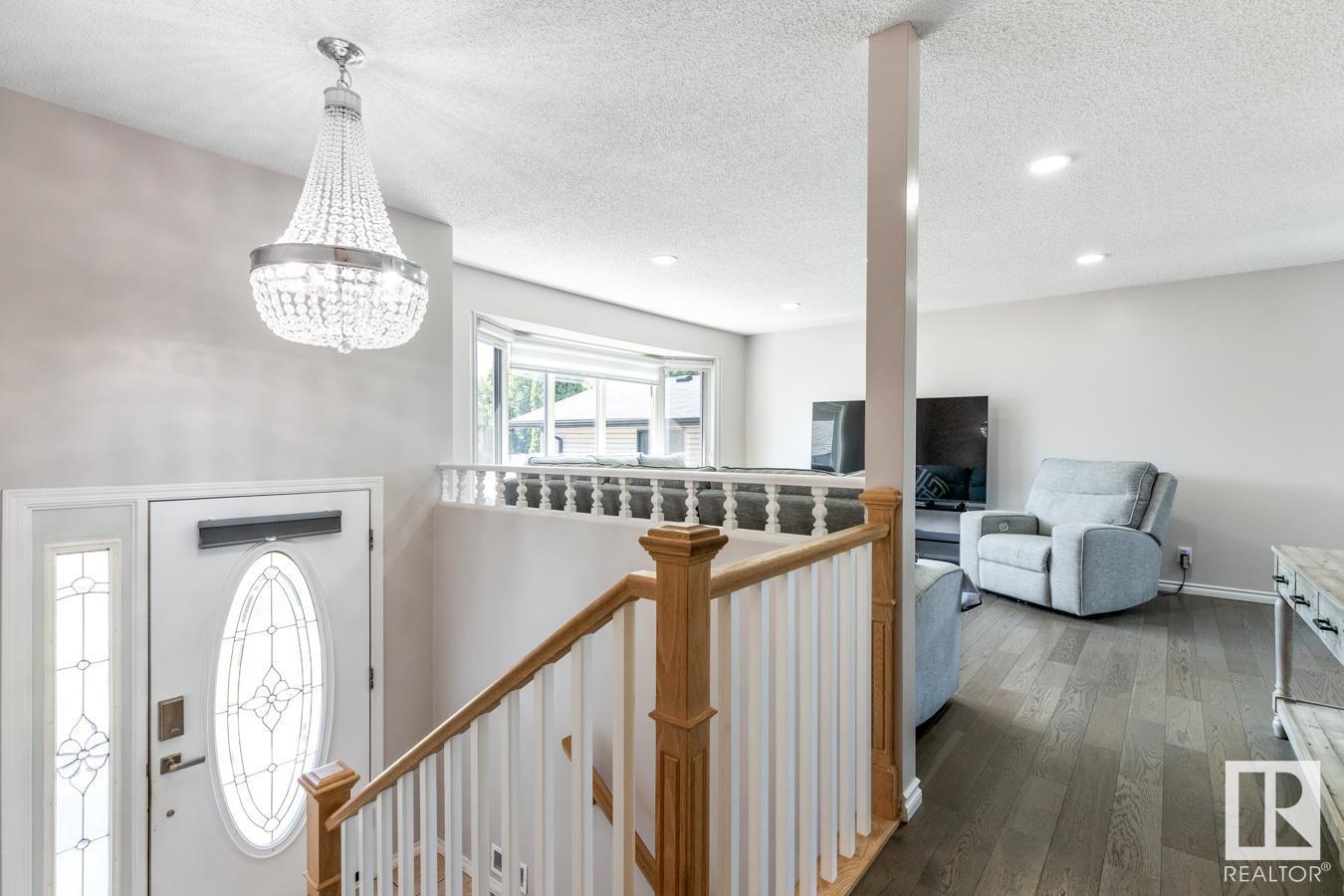 255 HUMBERSTONE RD NW