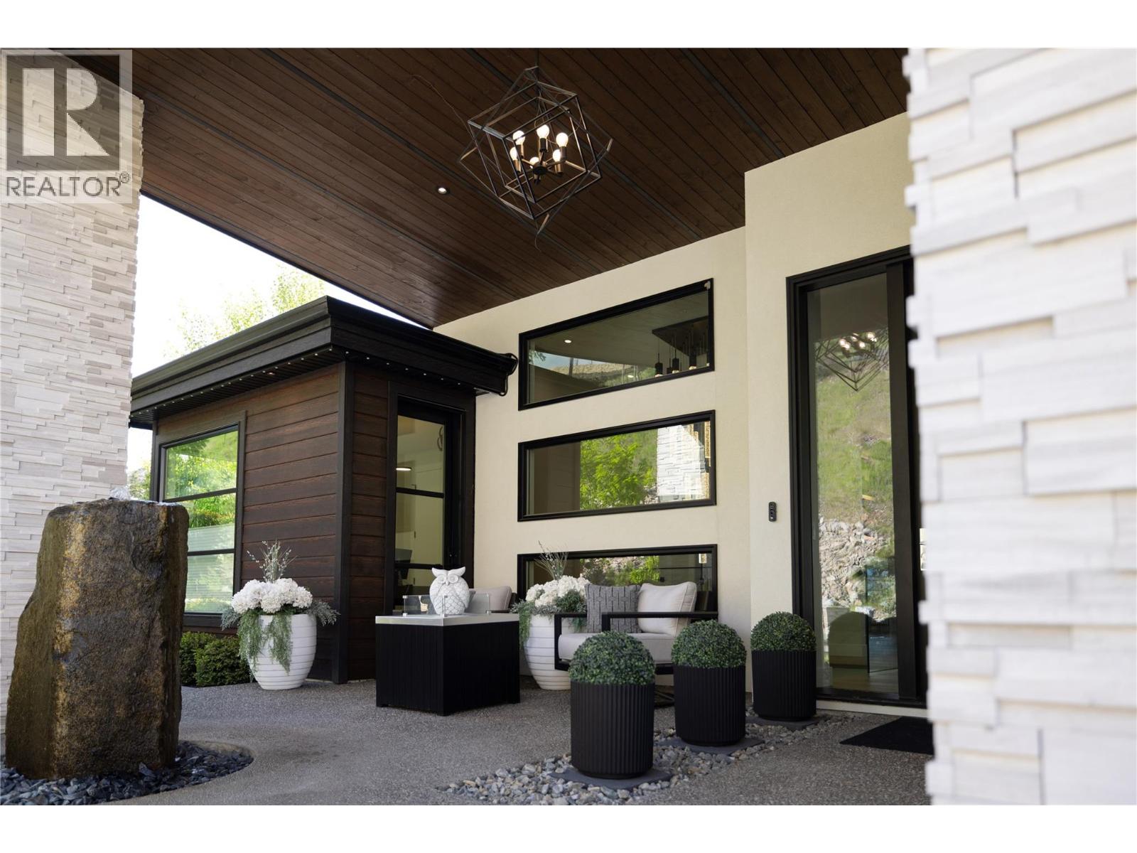 5650 The Edge Place Unit# 111