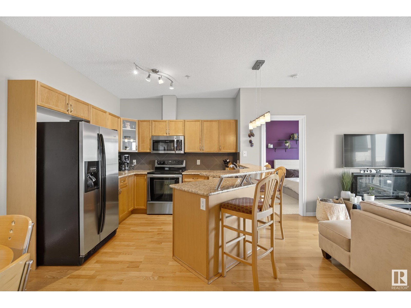 #427 226 MACEWAN RD SW