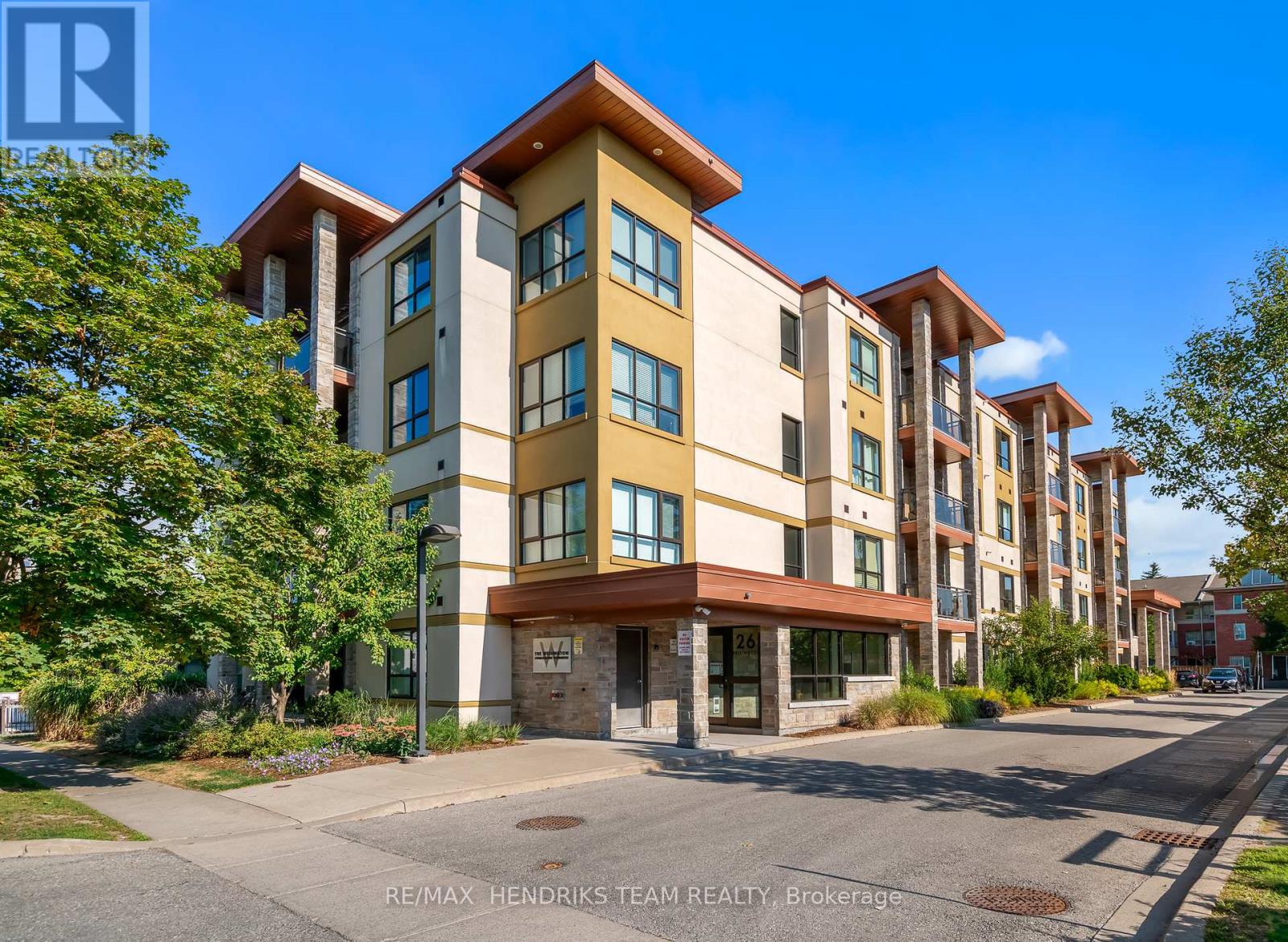 201 - 26 WELLINGTON STREET