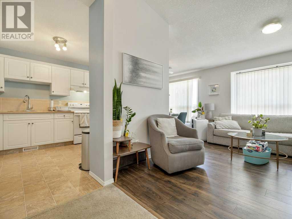 15 Dakota Road W