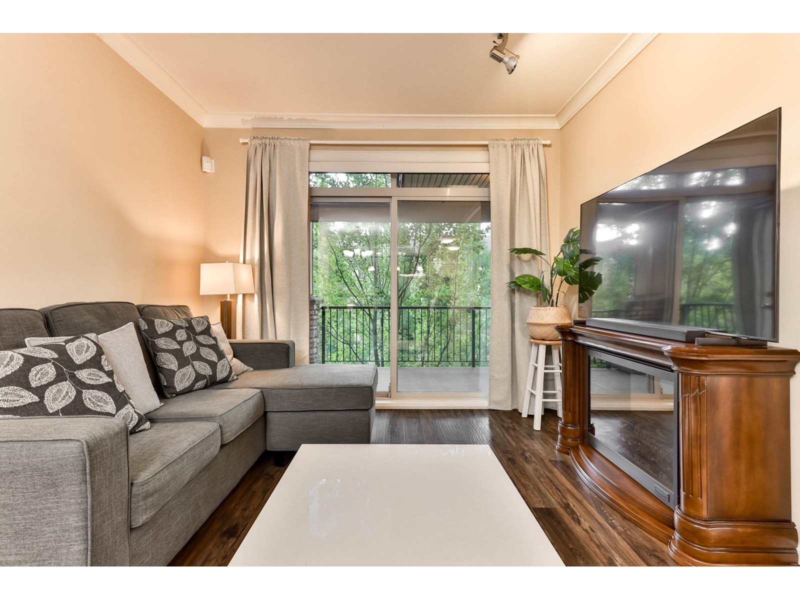 454 8328 207A STREET