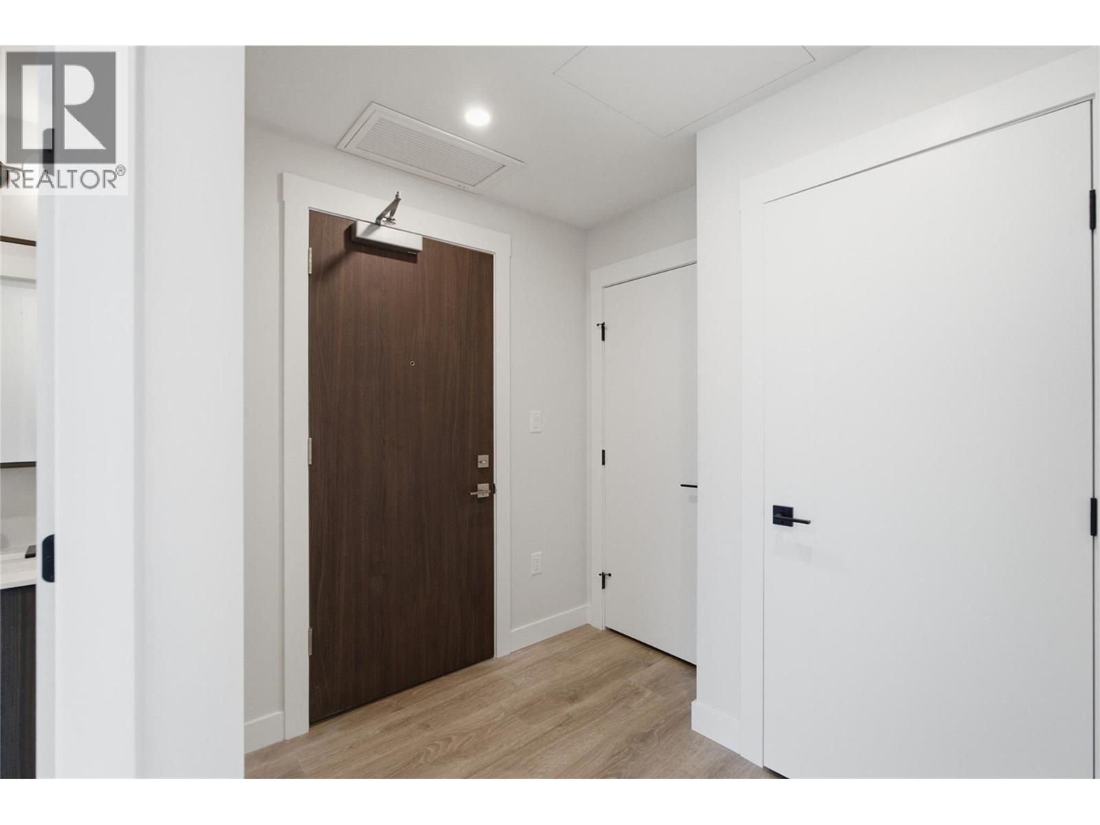460 Nicola Street Unit# 904
