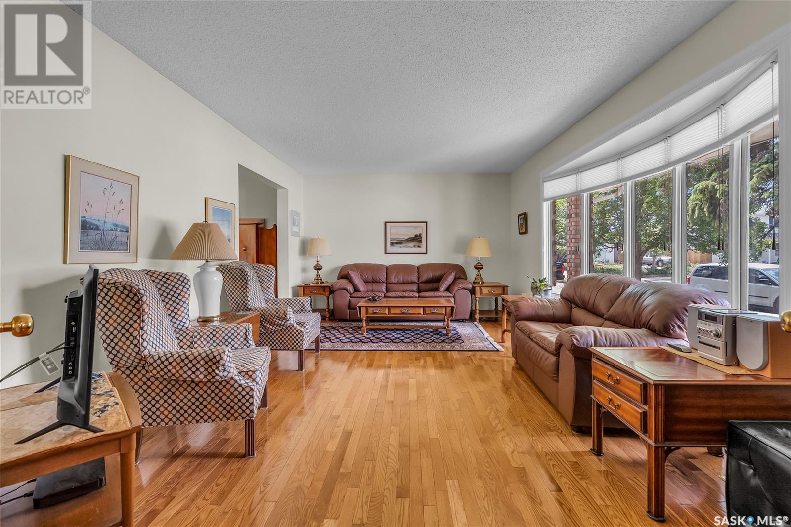 706 Trent CRESCENT