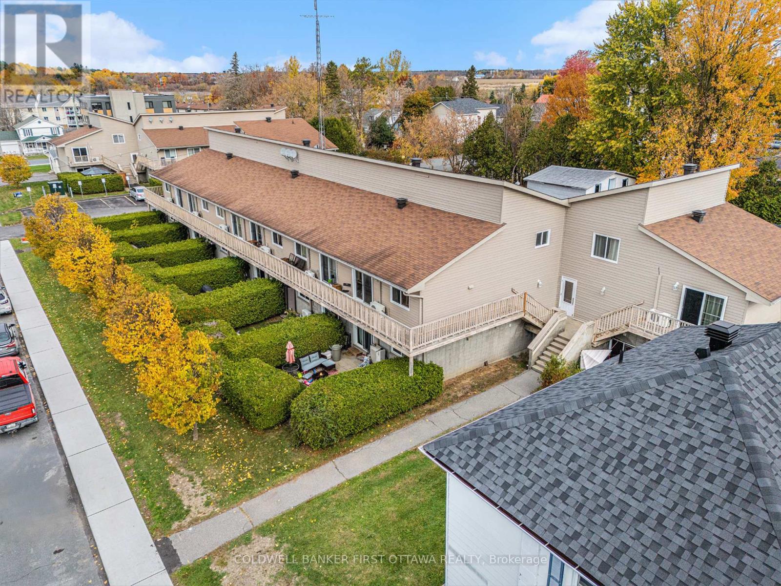 24 - 770 ST JEAN STREET