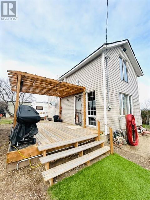 221 2 Avenue N Chinook AB T0J0R0