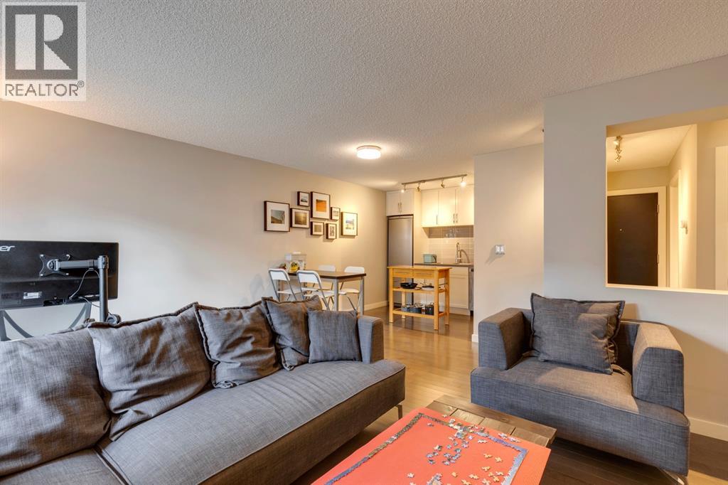 102, 120 24 Avenue SW