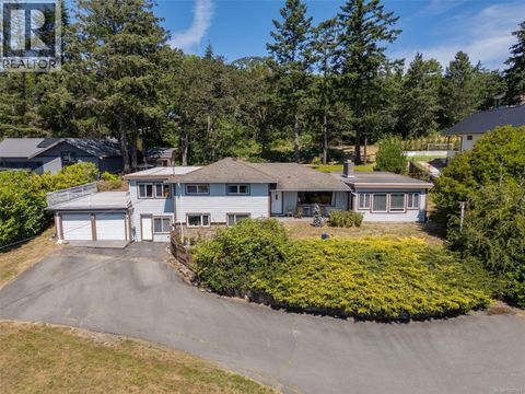 854 Royal Oak Ave Saanich BC V8X3T2