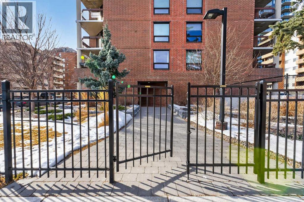 PH2, 1304 15 Avenue SW