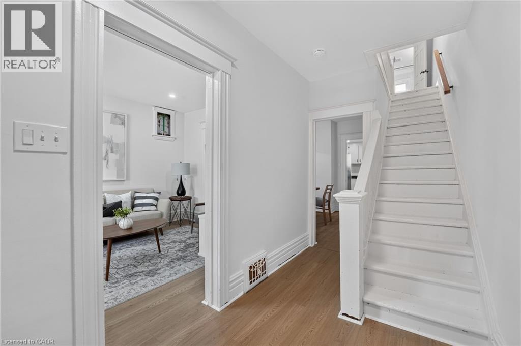 39 BEECHWOOD Avenue
