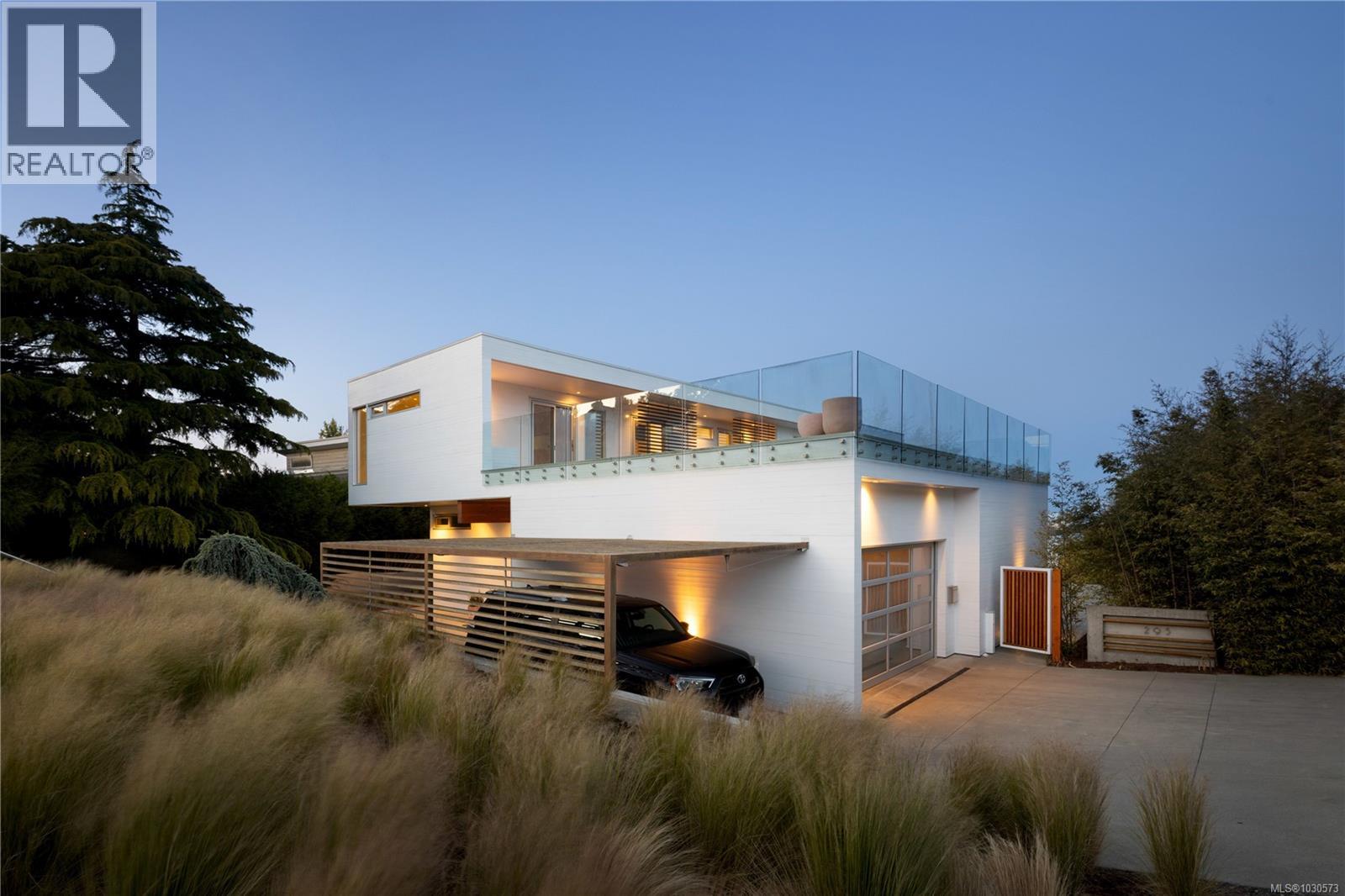 295 King George Terr