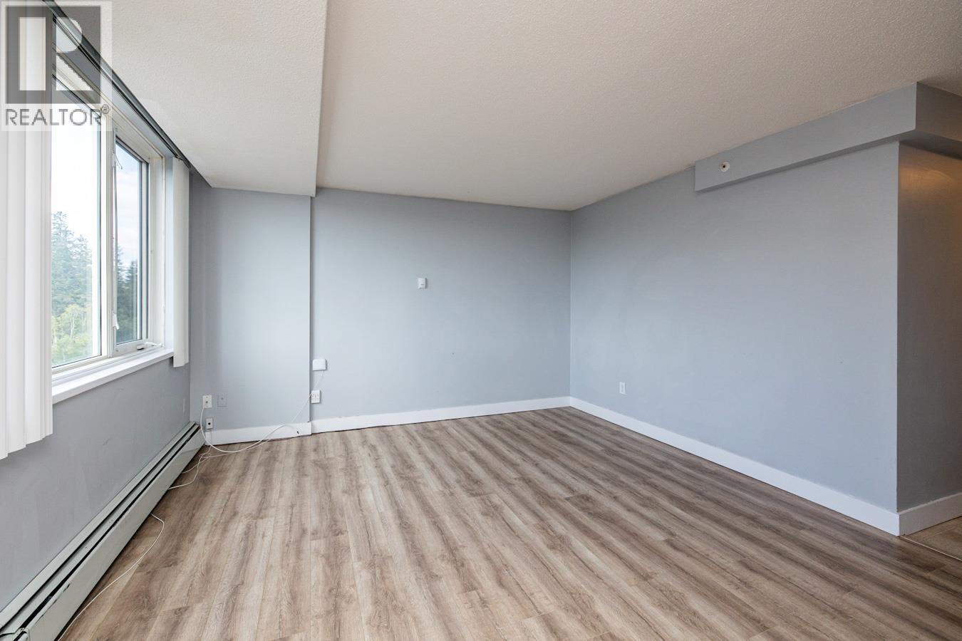 1206 1501 QUEENSWAY STREET