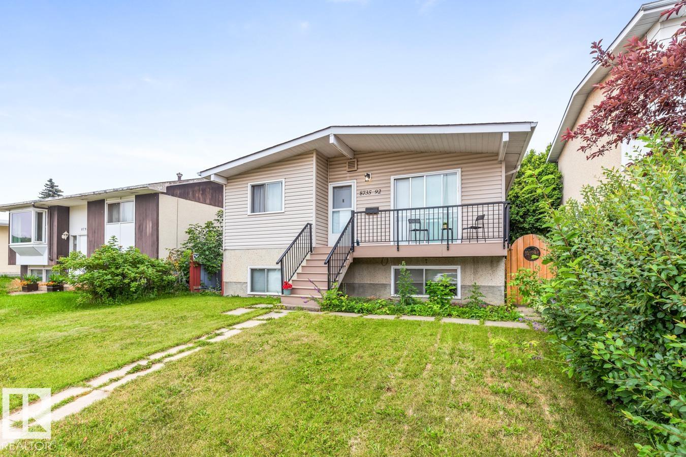 8735 92 AV NW