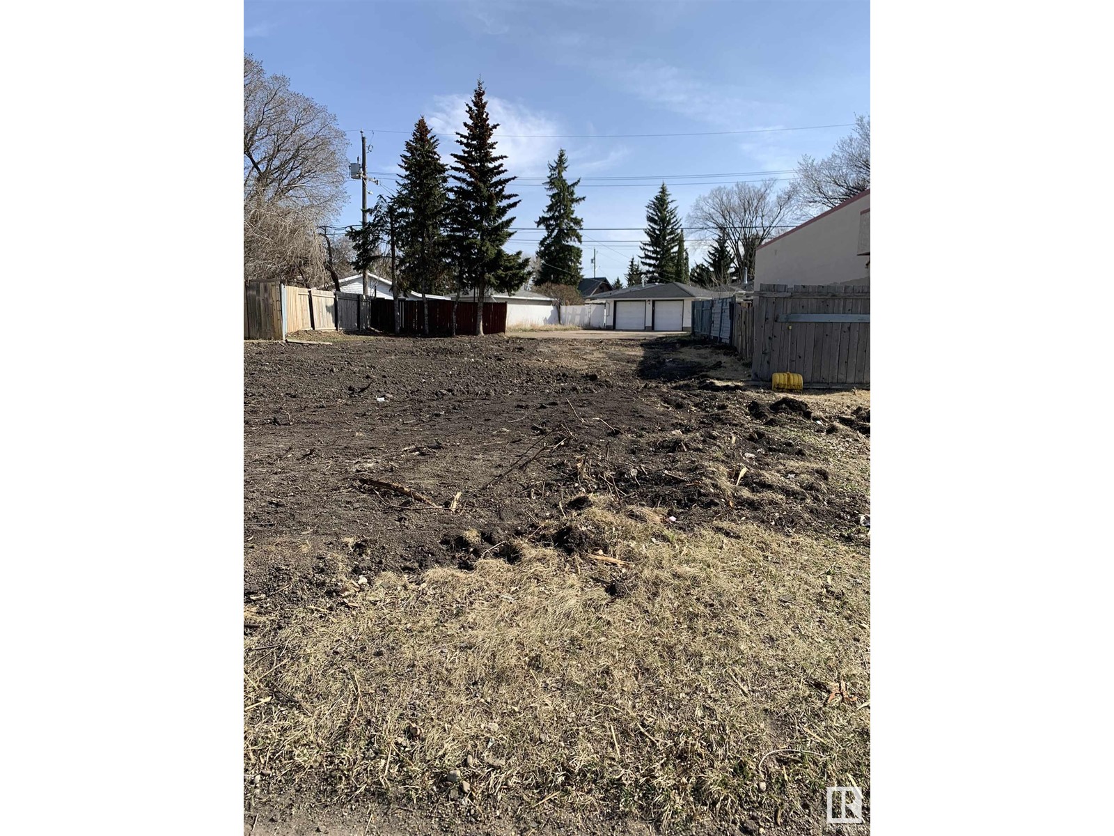 10823 61 AV NW