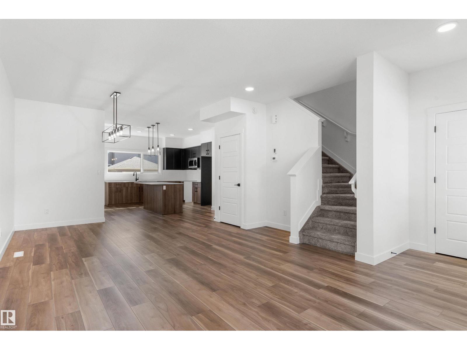 20619 43 AV NW