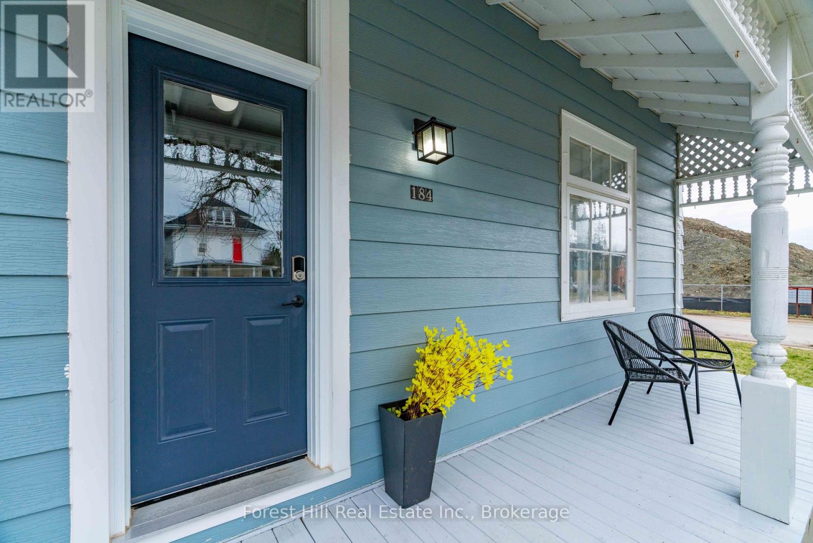 184 BOUCHER STREET E