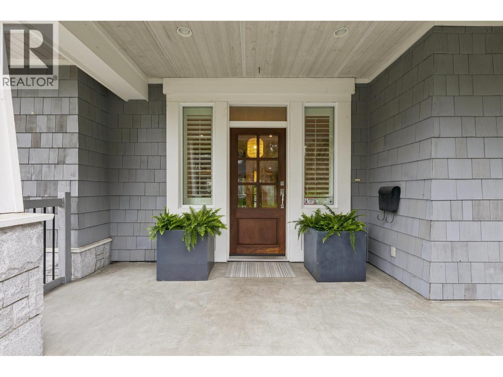 3476 WELLINGTON CRESCENT