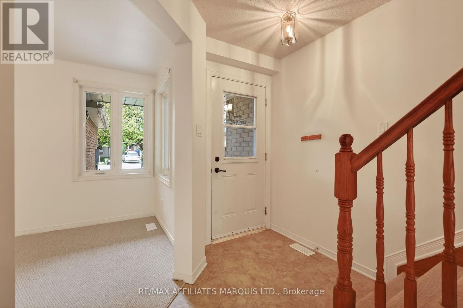 58 ROBARTS CRESCENT