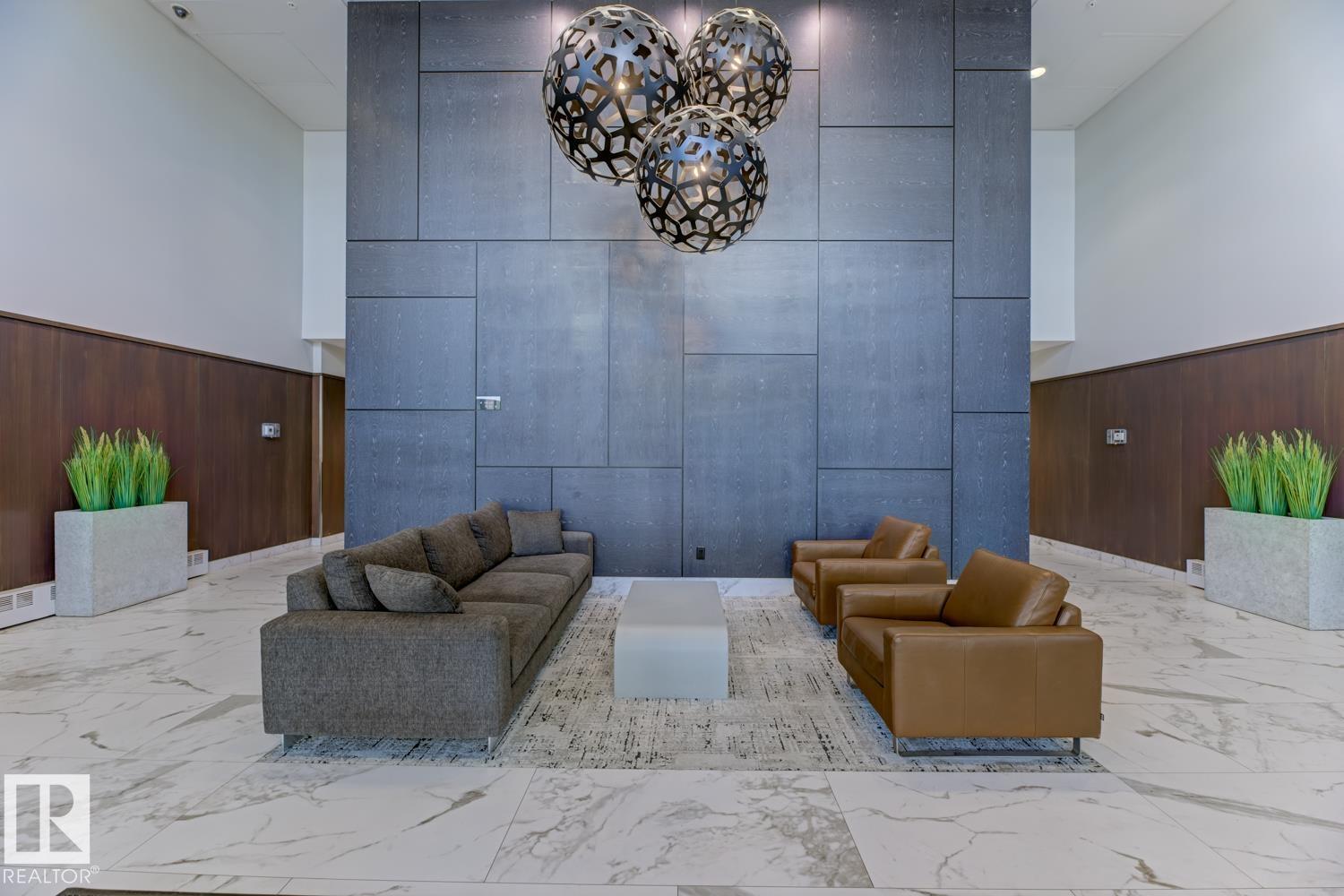 #405 2510 109 ST NW NW