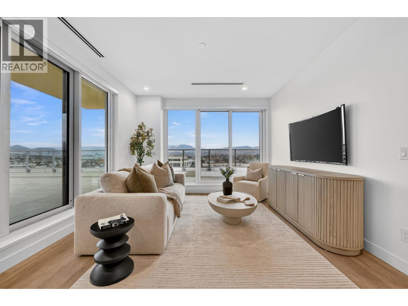 3340 Lakeshore Road Unit# 713