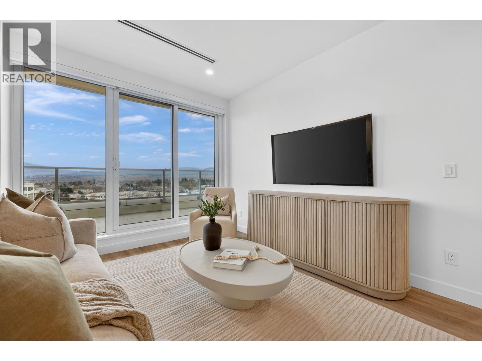 3340 Lakeshore Road Unit# 713