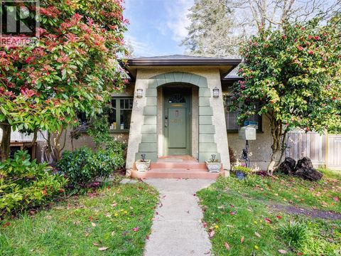 4071 Cedar Hill Rd Saanich BC V8N3C2