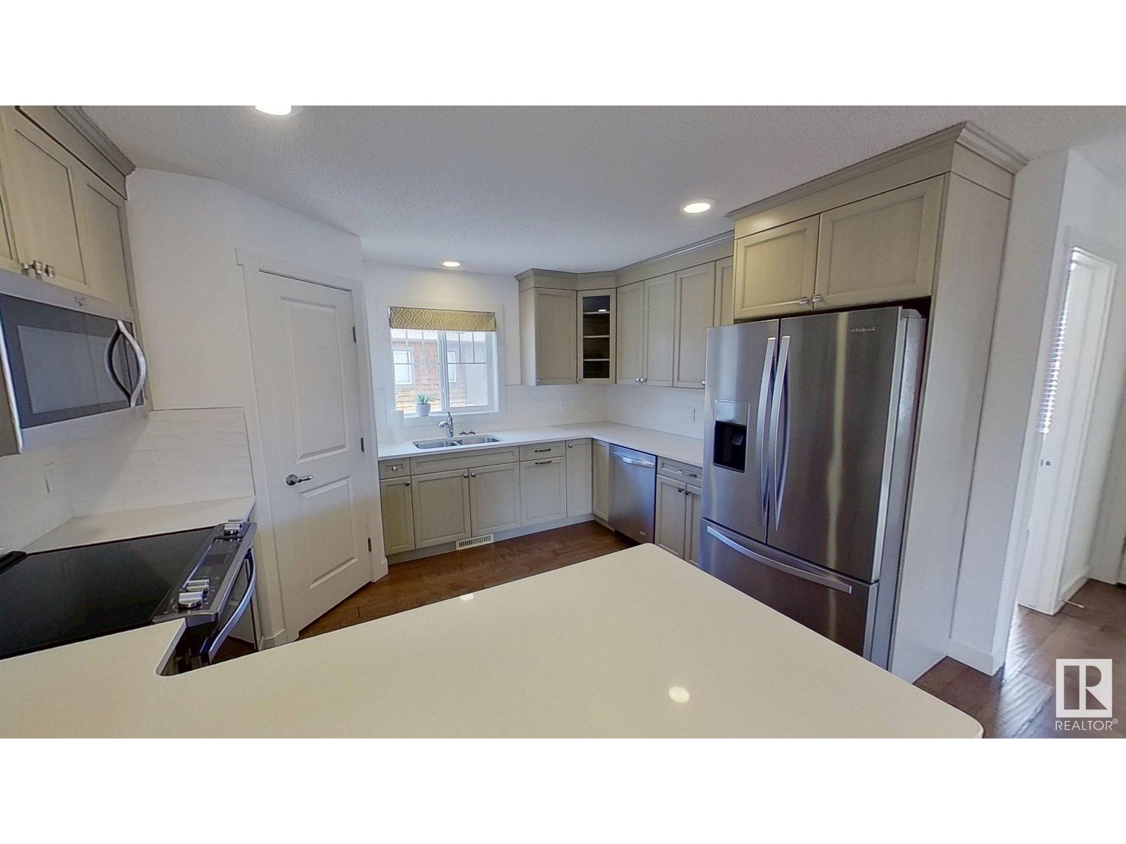 #9 1005 GRAYDON HILL BV SW SW