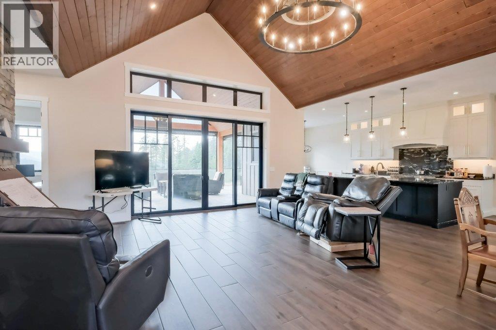 7839 Falcon Ridge Crescent