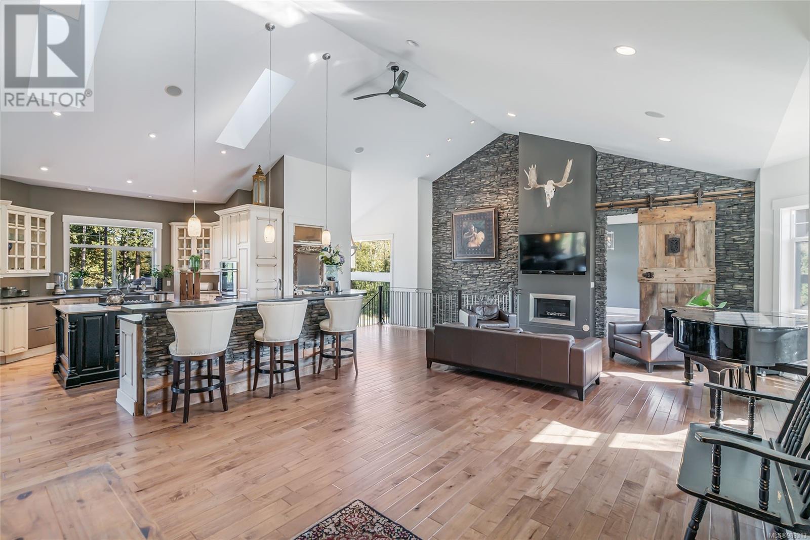 3405 Ponderosa Way