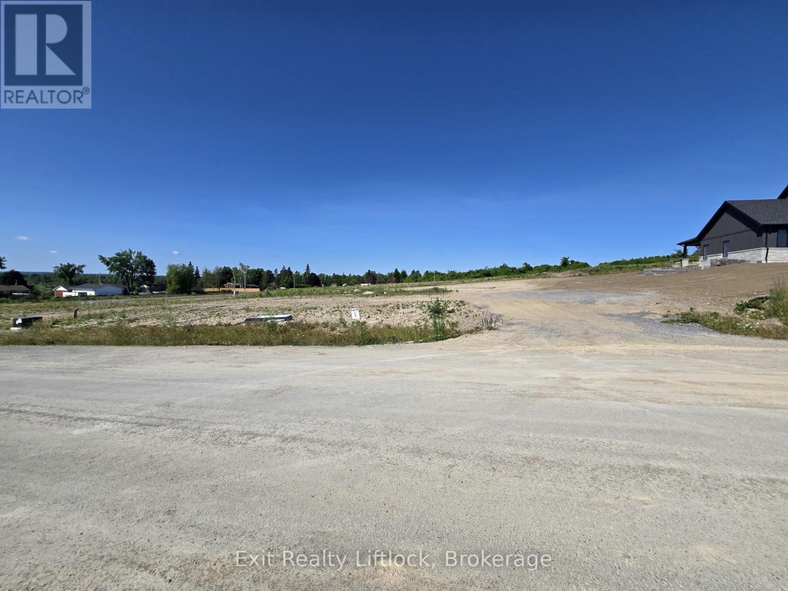 1908 ASHLEY CRESCENT - Photo 3