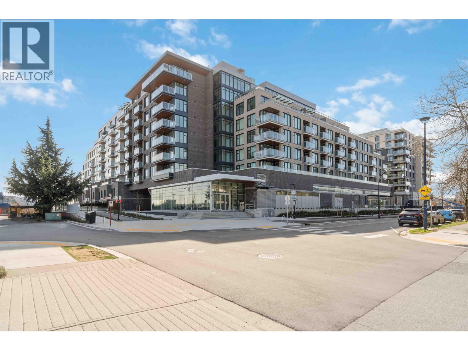 TH 109 755 HARBOURSIDE DRIVE