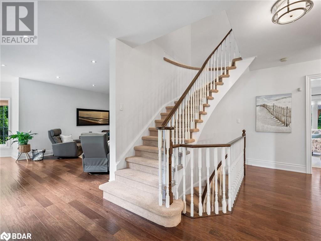 10 FOREST RIDGE Crescent