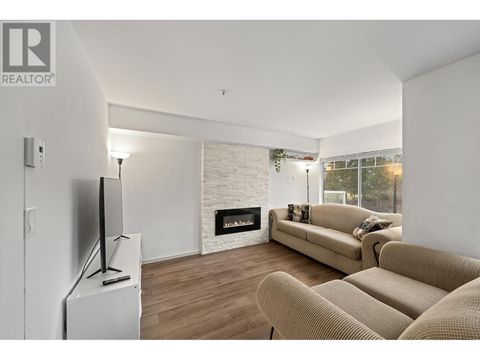 201 11671 FRASER STREET Maple Ridge BC V2X6C4