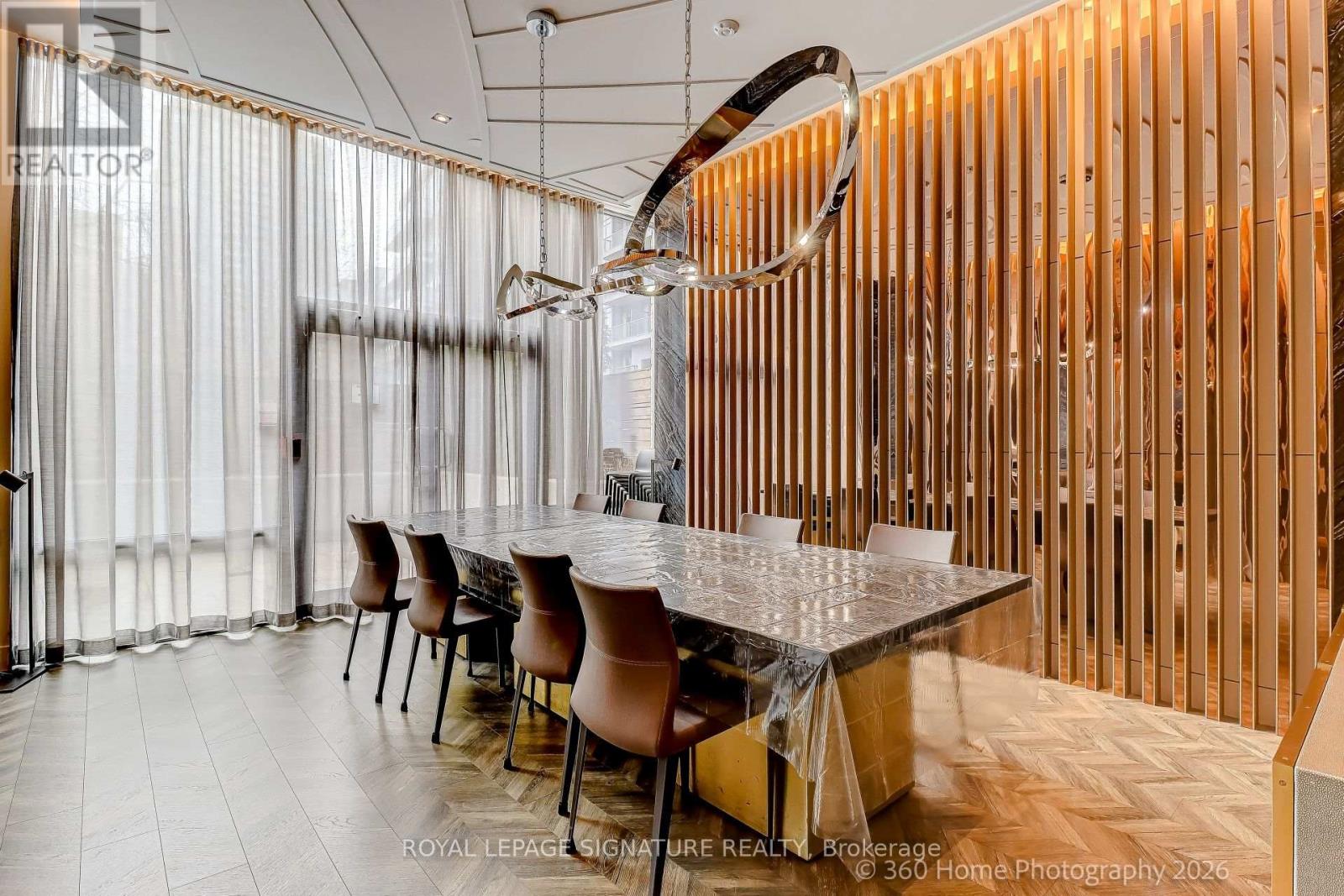 301 - 7 KENASTON GARDENS