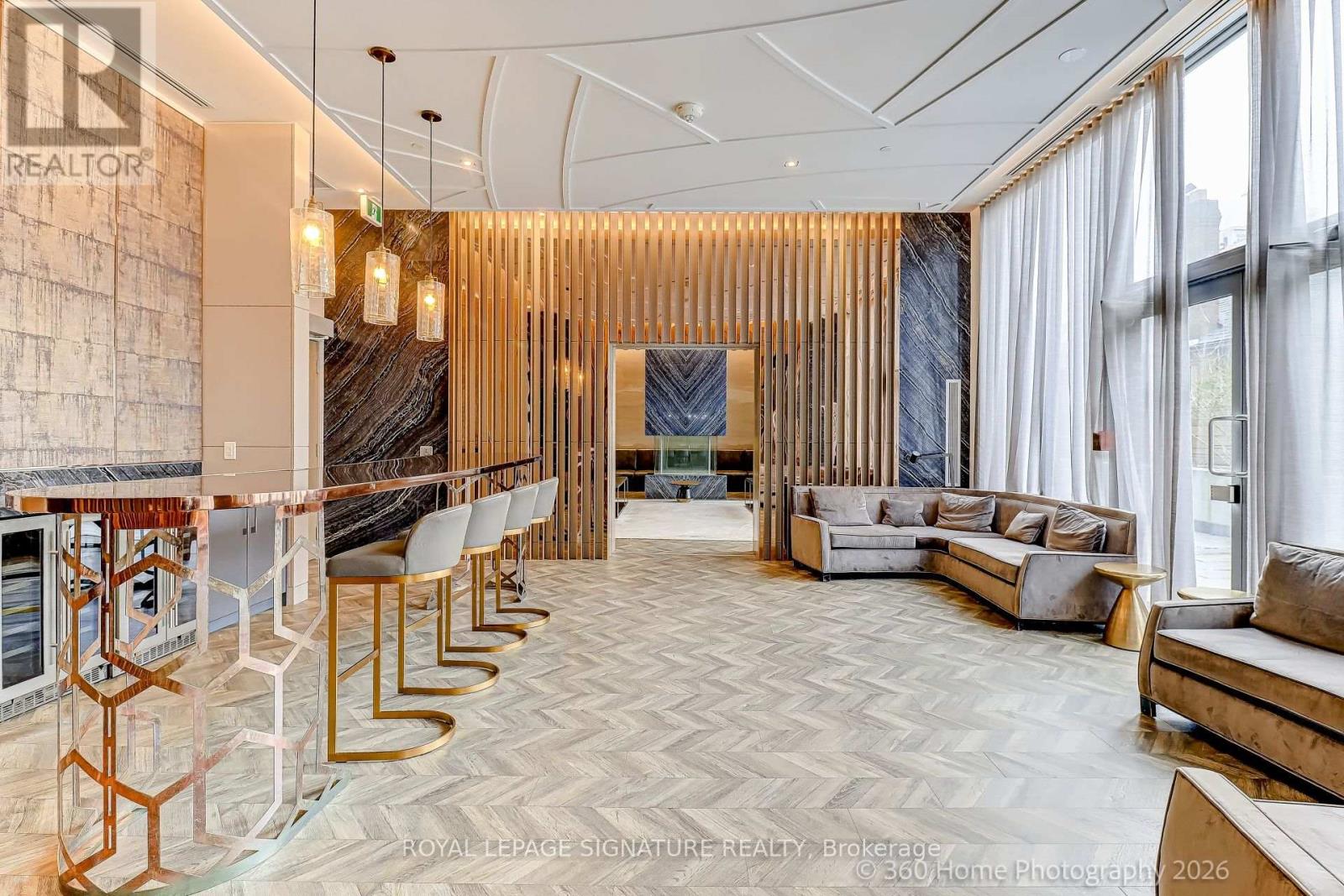 301 - 7 KENASTON GARDENS