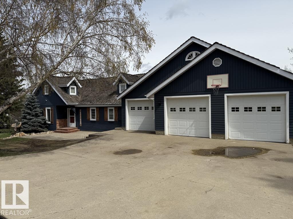 13 Grandview Crescent