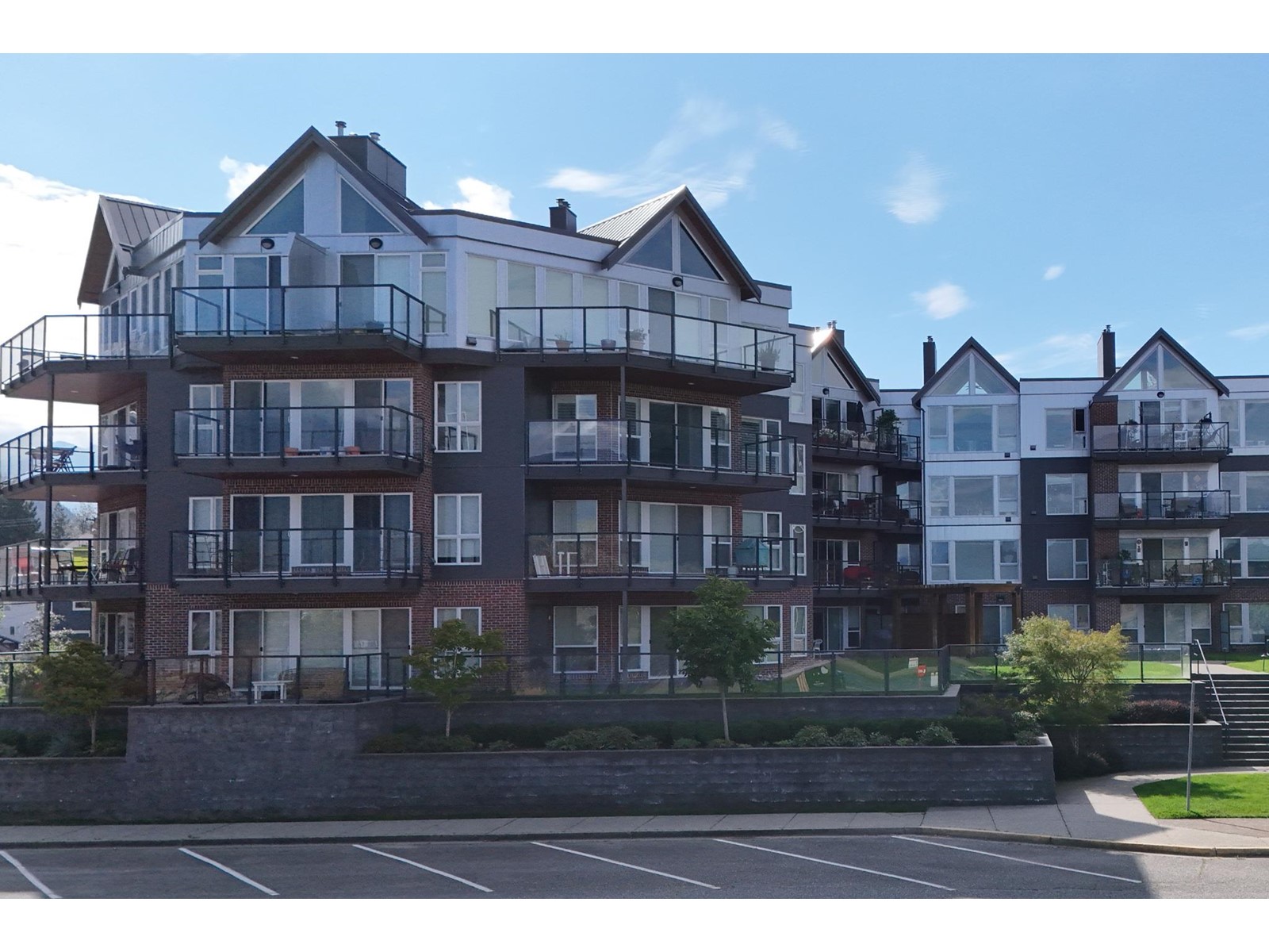 320 378 ESPLANADE AVENUE|Harrison Hot Springs