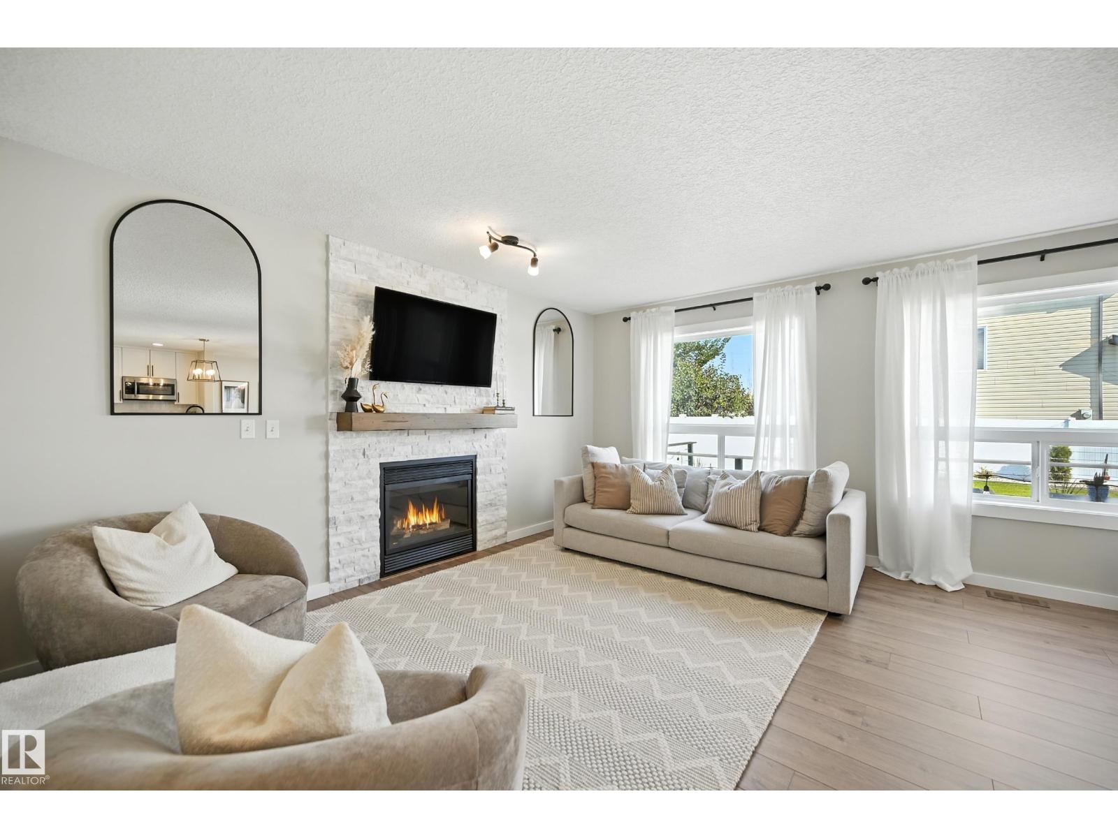 30 WESTWOOD LN