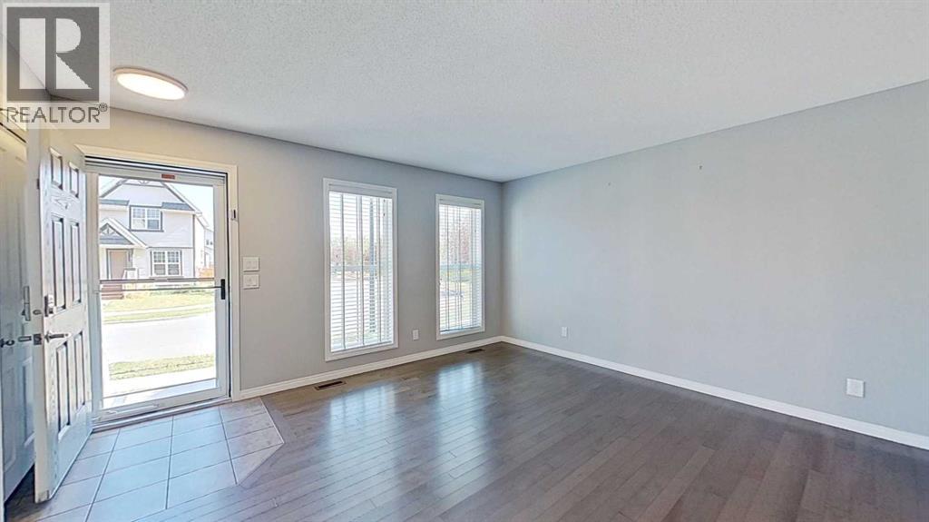 63 Elgin Meadows Park SE