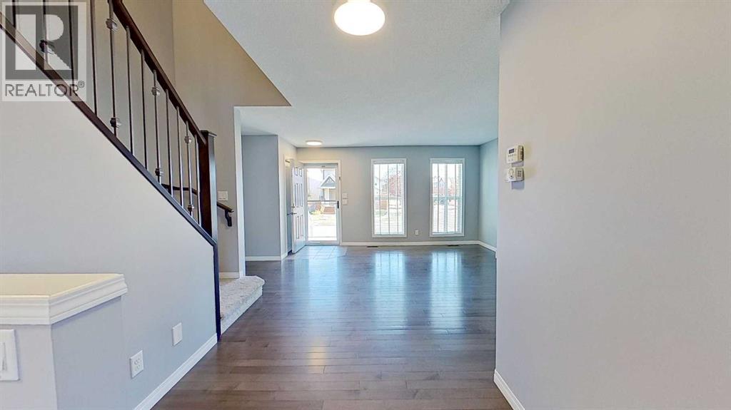 63 Elgin Meadows Park SE