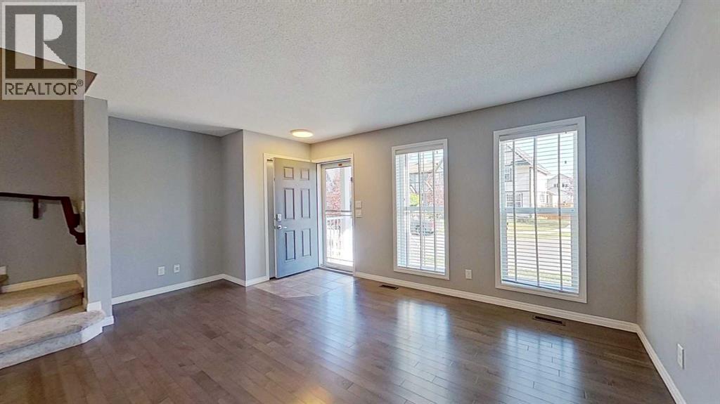 63 Elgin Meadows Park SE