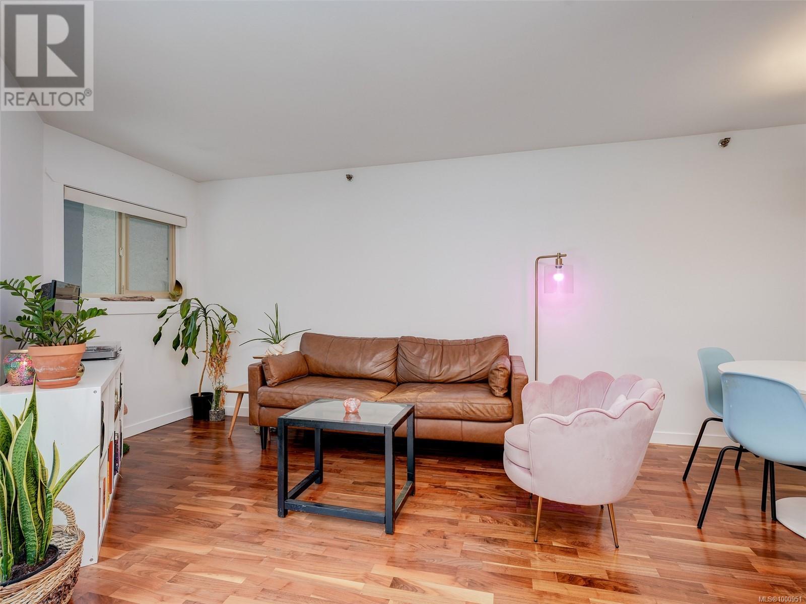 107 1241 Fairfield Rd