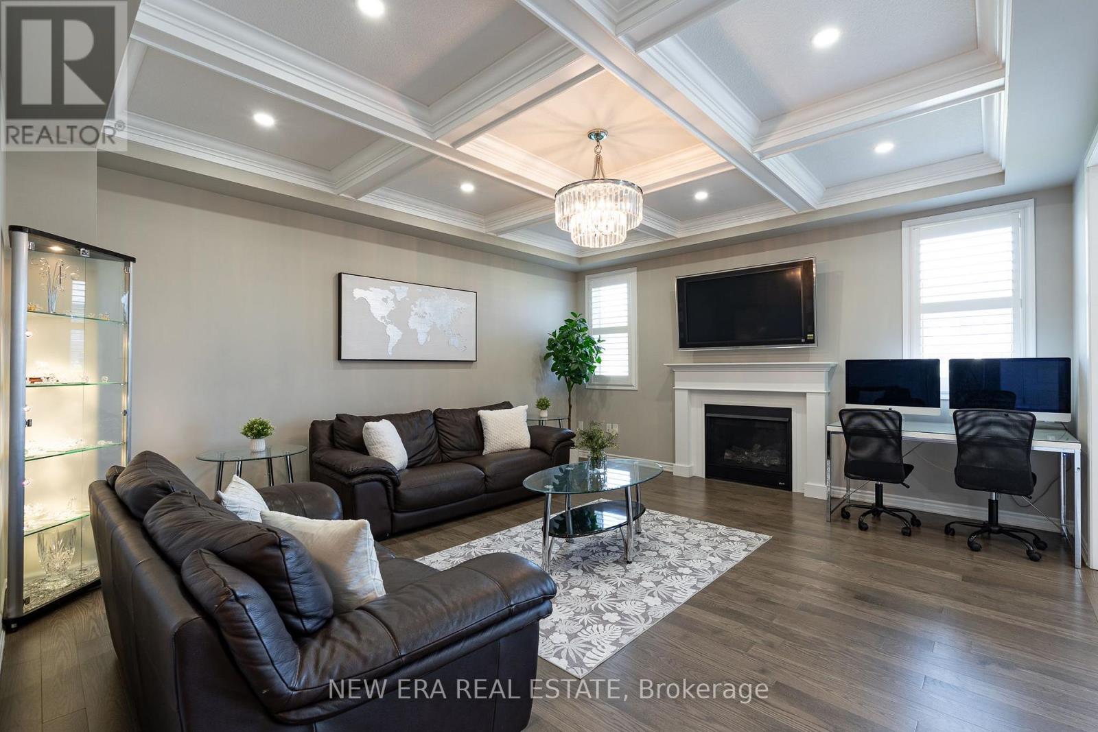 455 EQUESTRIAN WAY