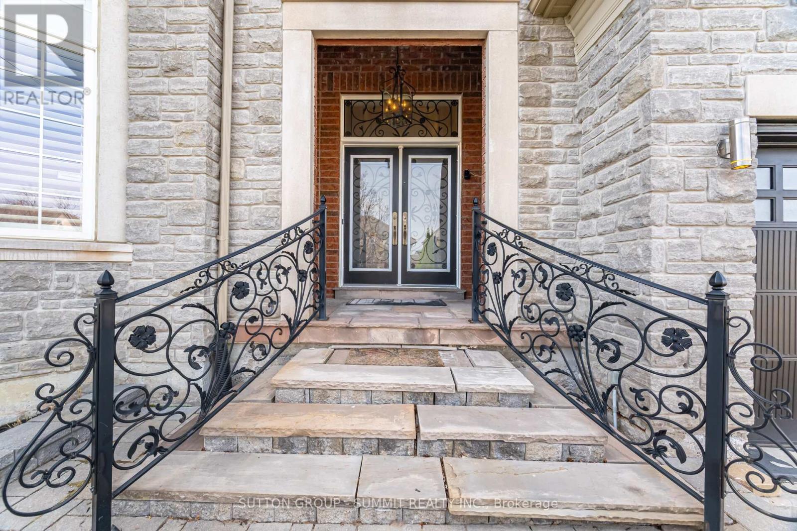 16 ADASTRA PLACE