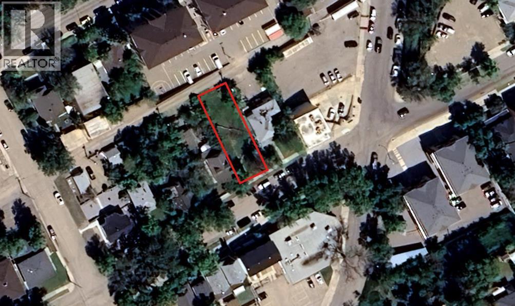 Photo 1 of 7 — 338 4 Street SE, Medicine Hat, AB T1A0K2