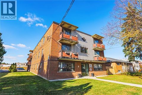 30 HAYDEN Street Hamilton ON L9A2X2
