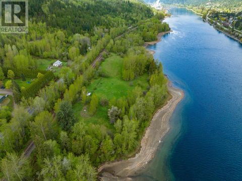 1601 ARROW LAKES Drive Castlegar BC V1N3N3