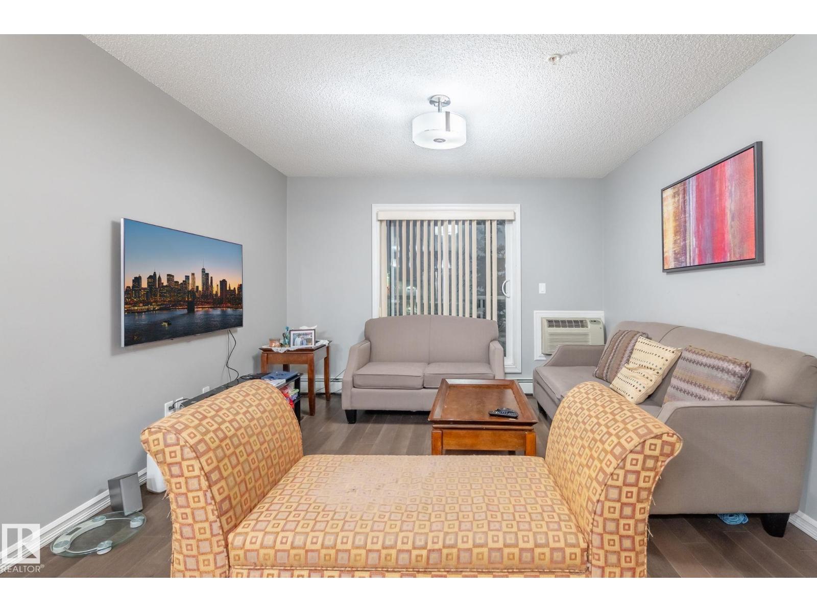#207 2203 44 AV NW